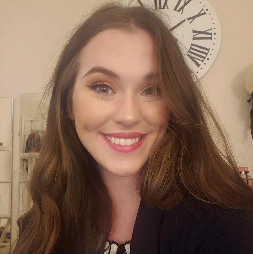 Meet your Posher, Alexis